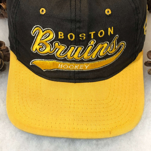 Vintage NHL Boston Bruins Starter Tailsweep Script Twill Snapback Hat