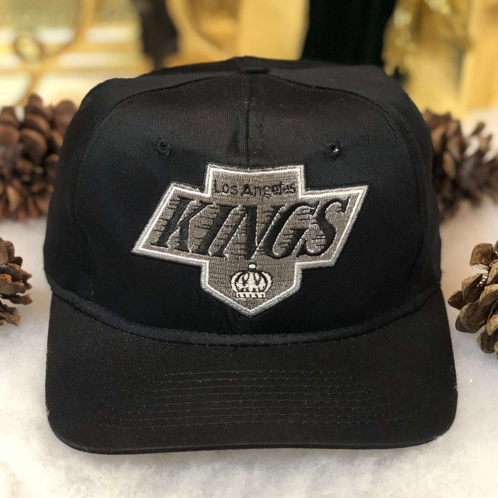 Vintage NHL Los Angeles Kings Universal Twill Snapback Hat