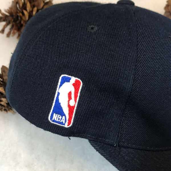 Vintage NBA Detroit Pistons Sports Specialties Plain Logo Wool Snapback Hat