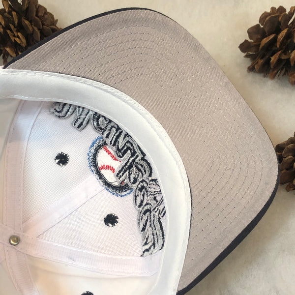 Vintage MLB New York Yankees Script Logo 7 Twill Snapback Hat