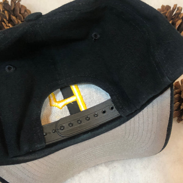 Vintage MLB Pittsburgh Pirates Logo Athletic Snapback Hat