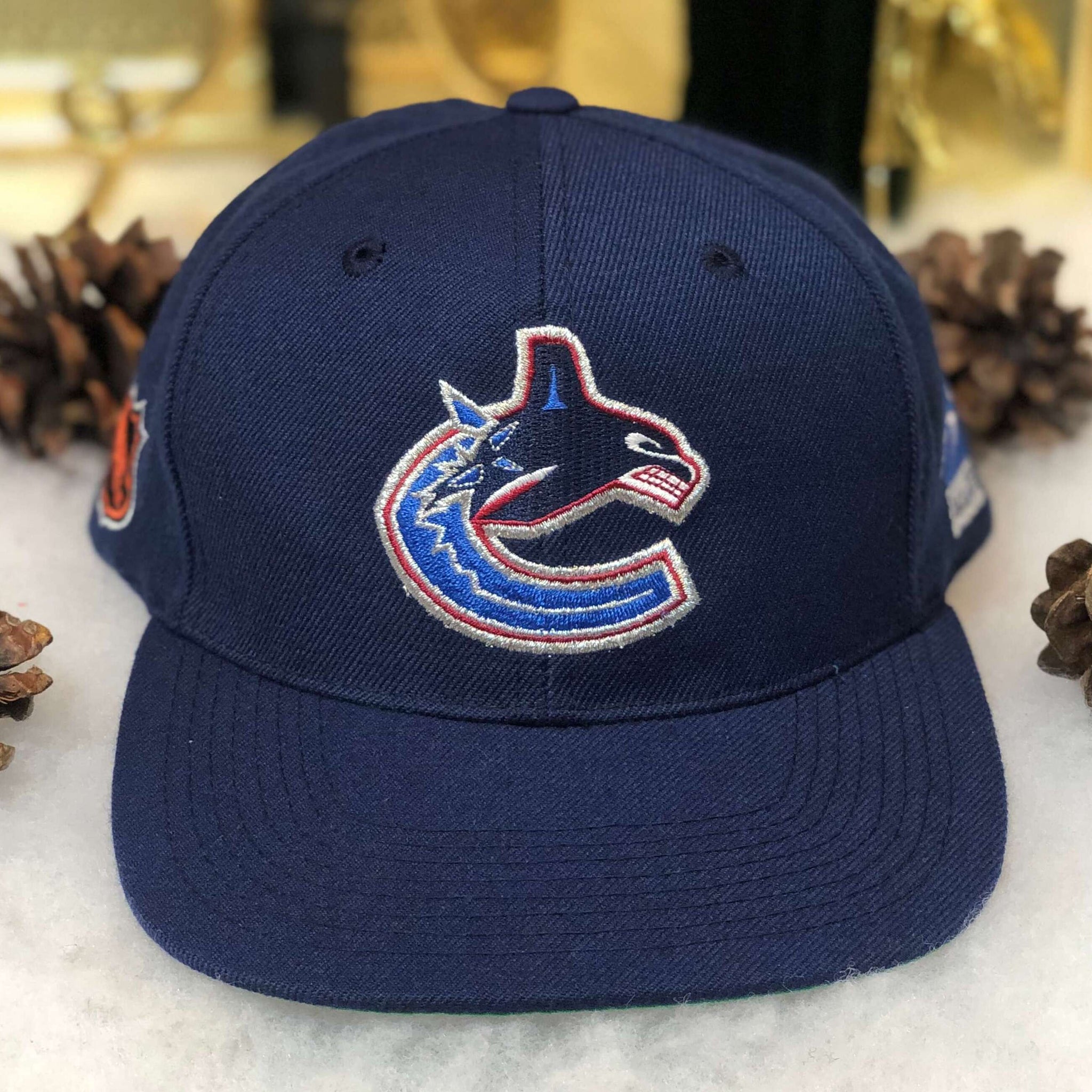 Vintage NHL Vancouver Canucks Sports Specialties Plain Logo Wool Snapback Hat