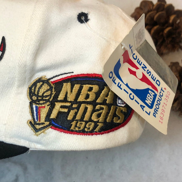 Vintage Deadstock NWT Chicago Bulls 1997 NBA Champions Starter Snapback Hat