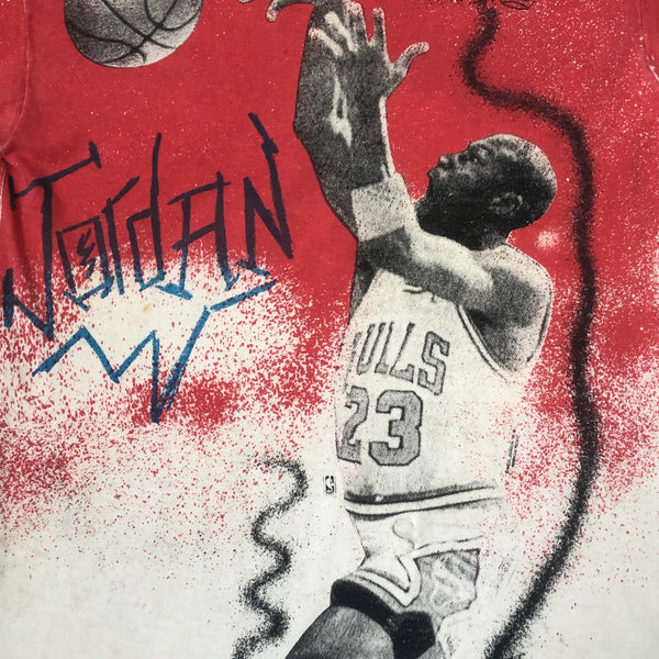 Vintage NBA Chicago Bulls Michael Jordan Magic Johnson T's All Over Print T-Shirt (M/L)
