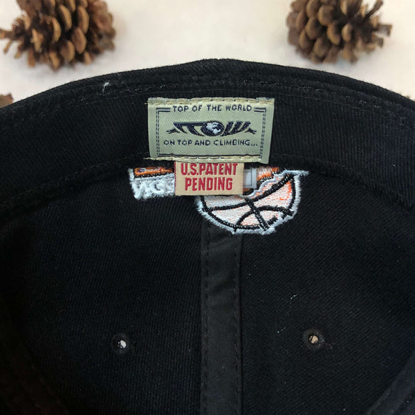 NWOT 2004 NCAA Basketball Champions UConn Connecticut Huskies Stretch Fit Hat