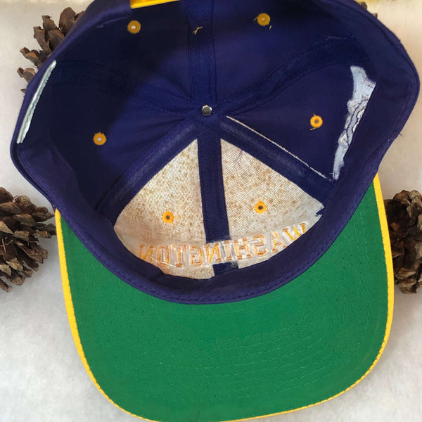 Vintage NCAA Washington Huskies Twill Arch Snapback Hat