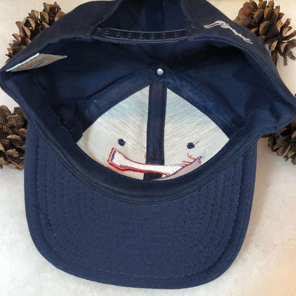 Vintage Deadstock NWOT NCAA UConn Huskies Signatures Twill Snapback Hat