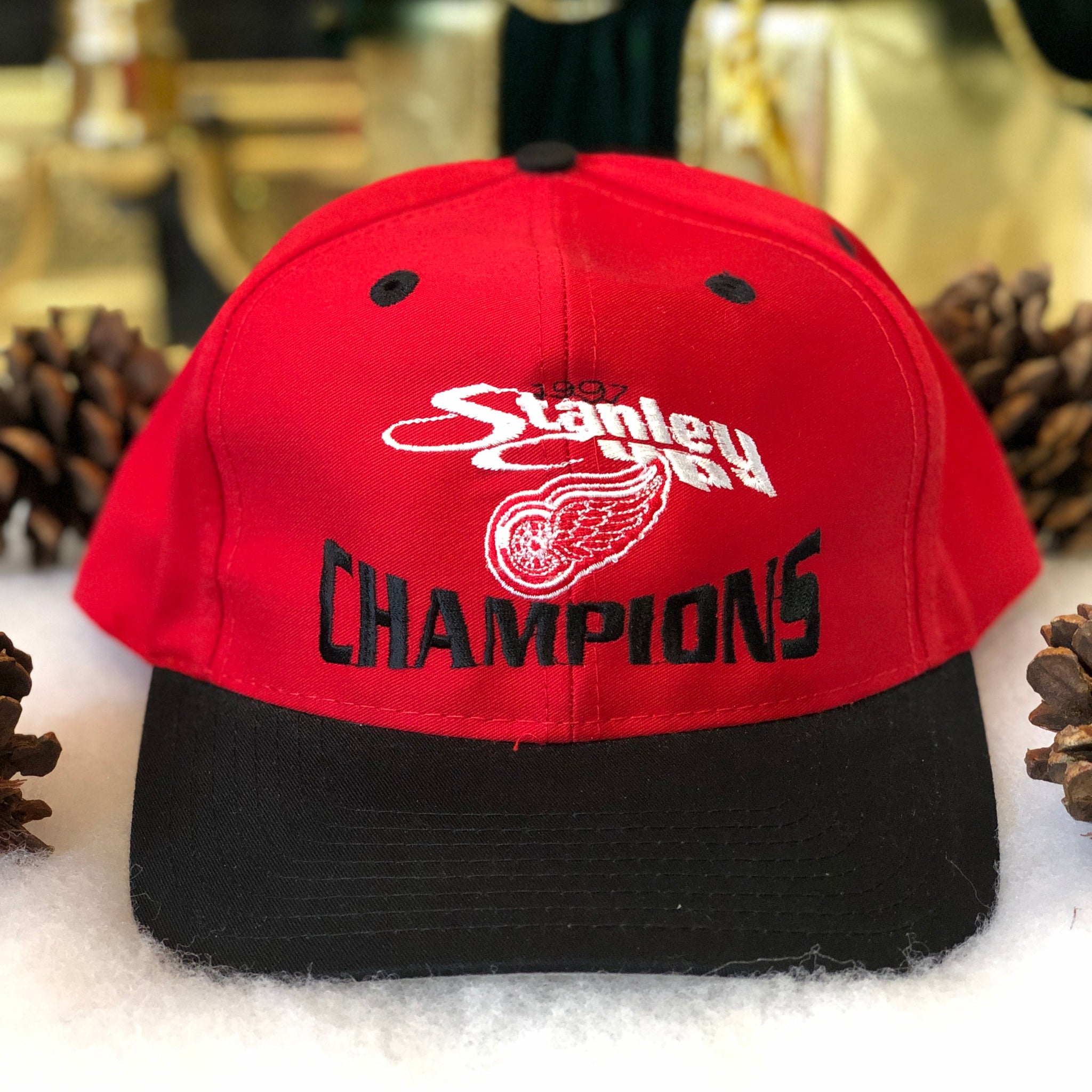 Vintage Logo 7 NHL 1997 Stanley Cup Champions Detroit Red Wings Snapback Hat