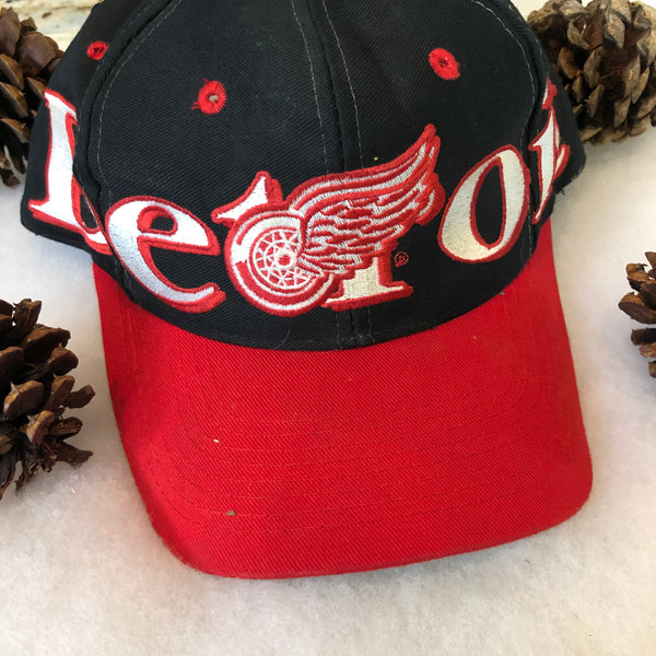 Vintage Logo 7 NHL Detroit Red Wings Spellout Snapback Hat