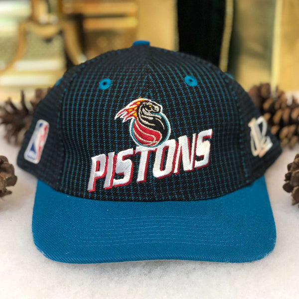 Vintage Deadstock NWOT NBA Detroit Pistons Logo Athletic Snapback Hat
