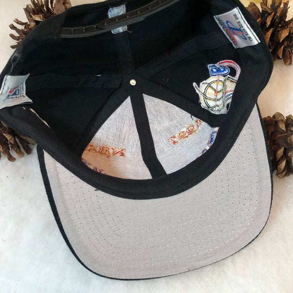 Vintage Deadstock NWT NBA Chicago Bulls 1997 Champions Logo Athletic Snapback Hat