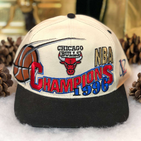 Vintage Deadstock NWOT NBA Chicago Bulls 1996 Champions Logo Athletic Snapback Hat