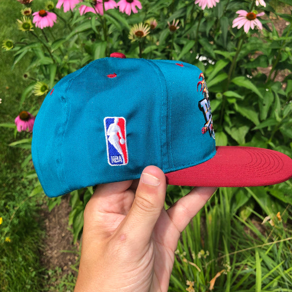 Vintage Deadstock NWT Sports Specialties NBA Detroit Pistons Plain Logo Snapback Hat