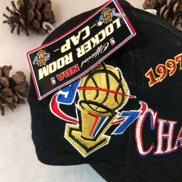Vintage Deadstock NWT 1997 NBA Champions Chicago Bulls Logo Athletic Snapback Hat