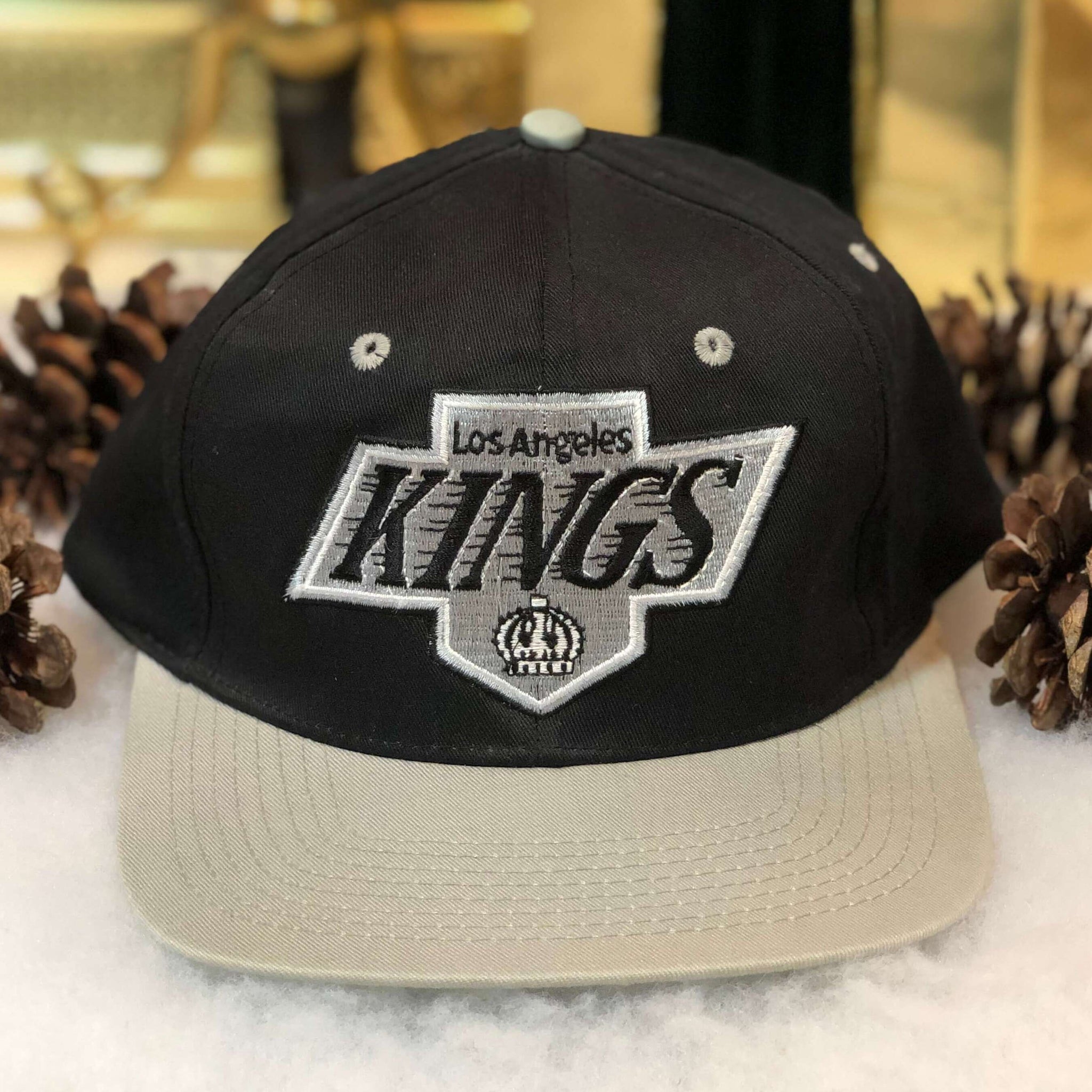 Vintage Deadstock NWT NHL Los Angeles Kings Competitor Twill Snapback Hat