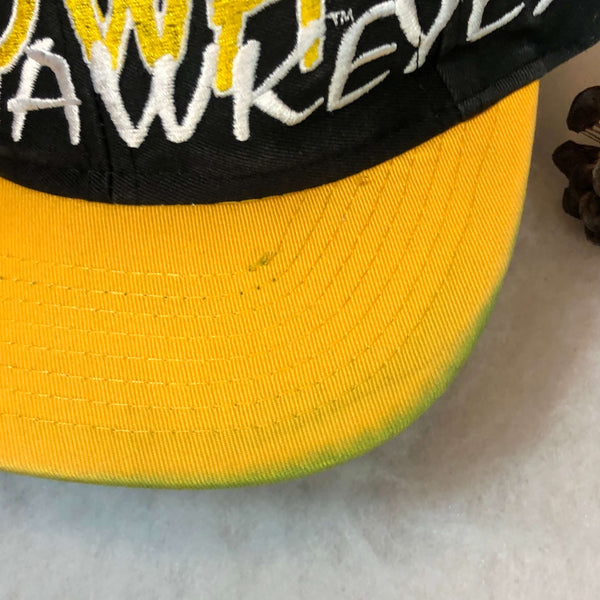 Vintage NCAA Iowa Hawkeyes Twill Snapback Hat