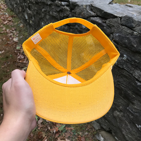 Vintage Deadstock NWOT Yupoong Energizer Bunny Yellow Trucker Hat Snapback