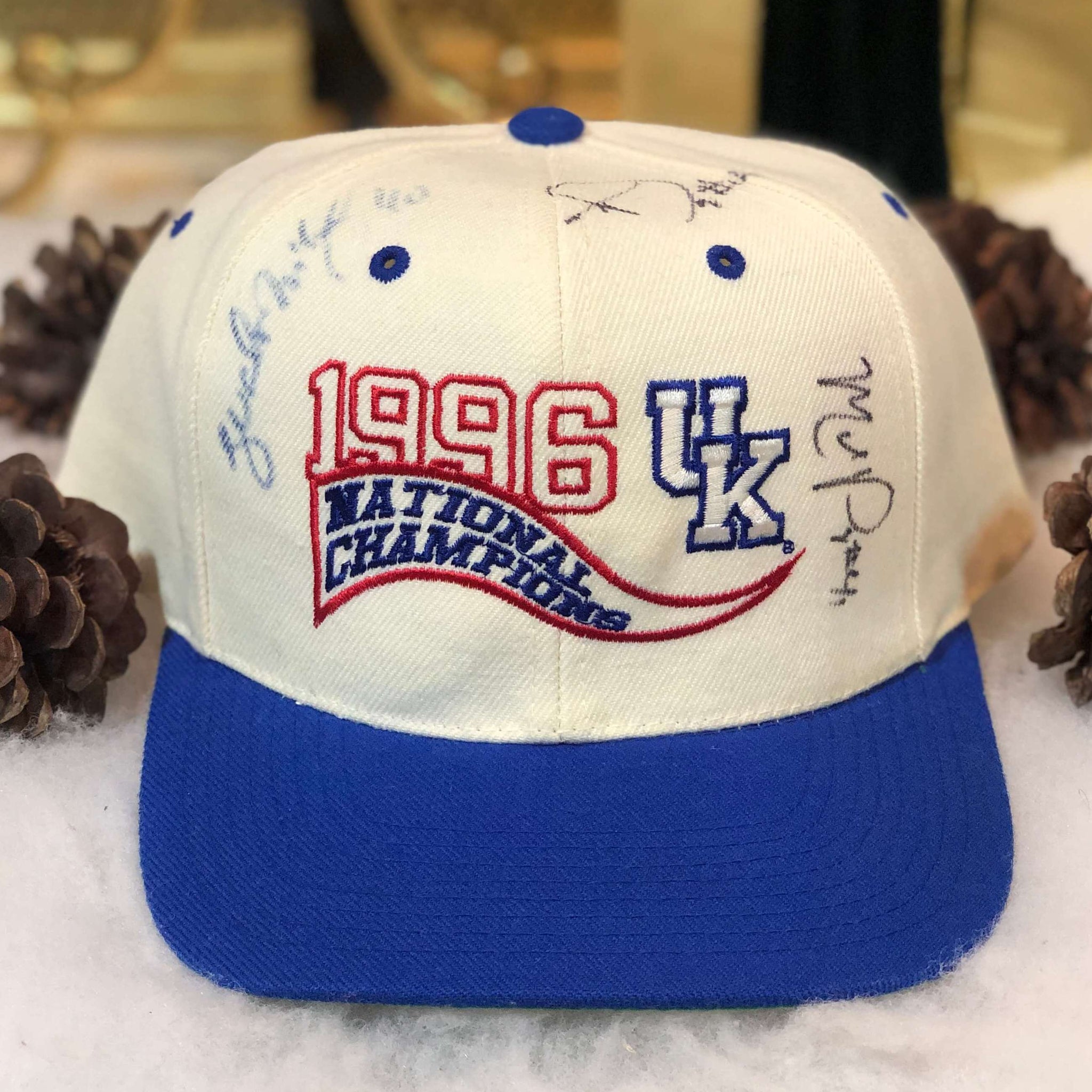 Vintage 1996 NCAA Kentucky Wildcats Basketball Champions Signed Sports Specialties Wool Snapback Hat