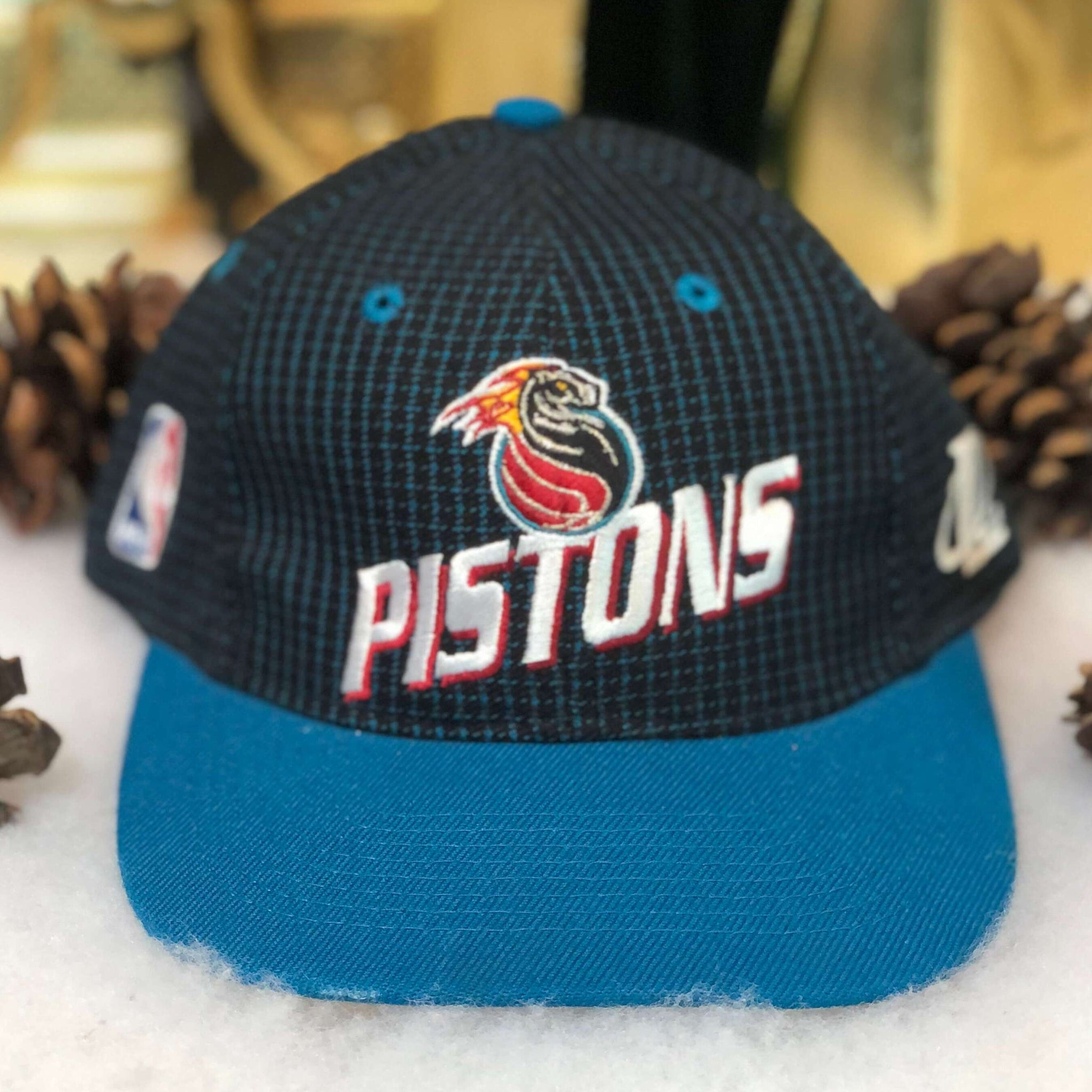 Vintage Deadstock NWT NBA Detroit Pistons Logo Athletic Snapback Hat