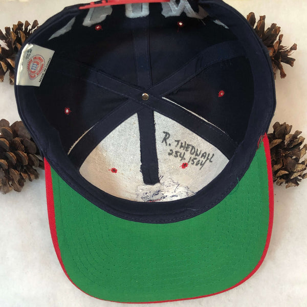 Vintage NCAA UConn Huskies Twill Snapback Hat