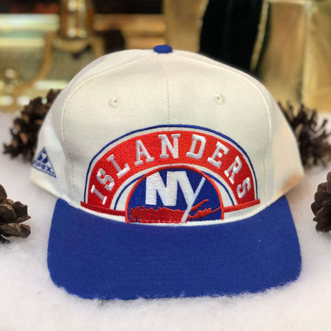 Vintage NHL New York Islanders Apex One Snapback Hat