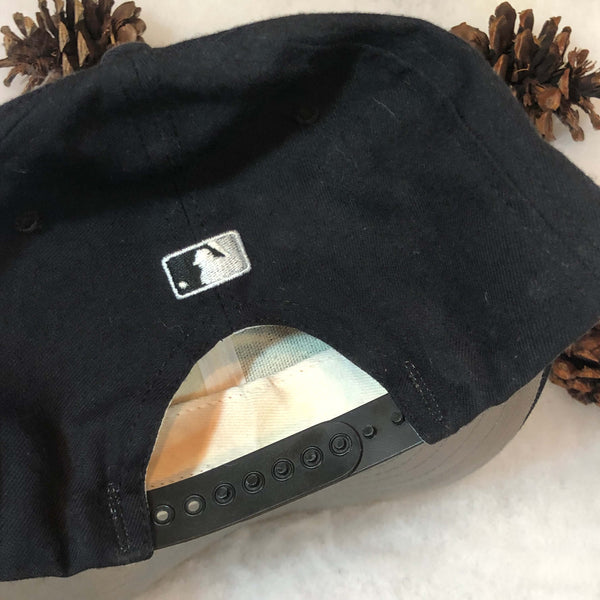 Vintage MLB Chicago White Sox New Era Wool Snapback Hat