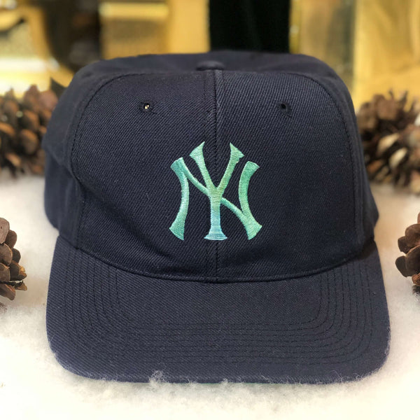 Vintage MLB New York Yankees Sports Specialties Plain Logo Snapback Hat