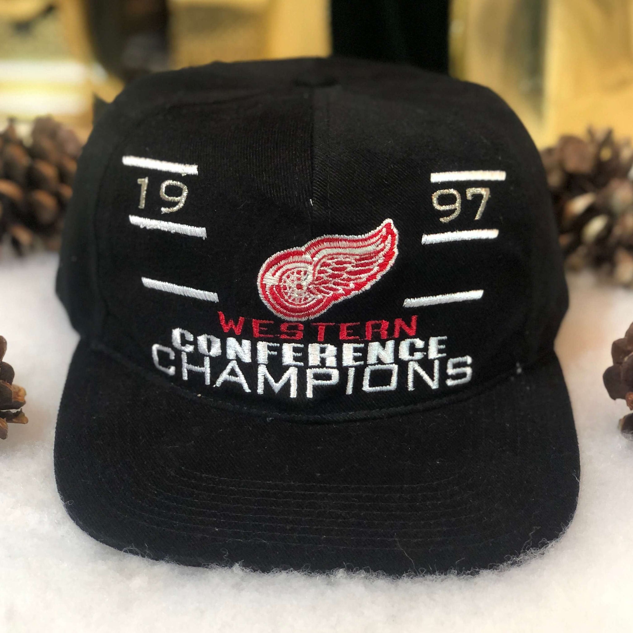 Vintage NHL Detroit Red Wings 1997 Stanley Cup Champions Sports Specialties Snapback Hat
