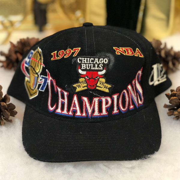 Vintage 1997 NBA Champions Chicago Bulls Logo Athletic Snapback Hat