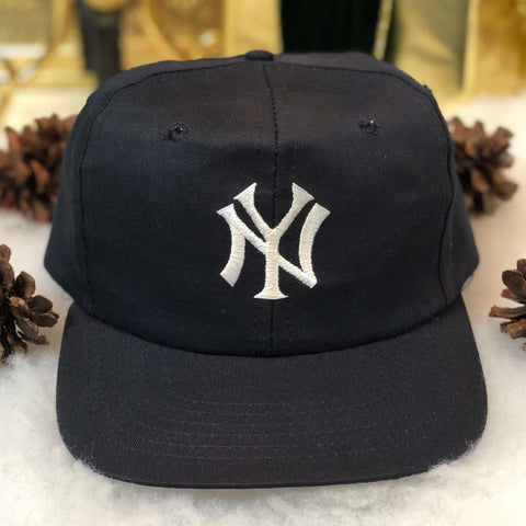 Vintage Deadstock NWOT MLB New York Yankees Universal Twill S/M Snapback Hat