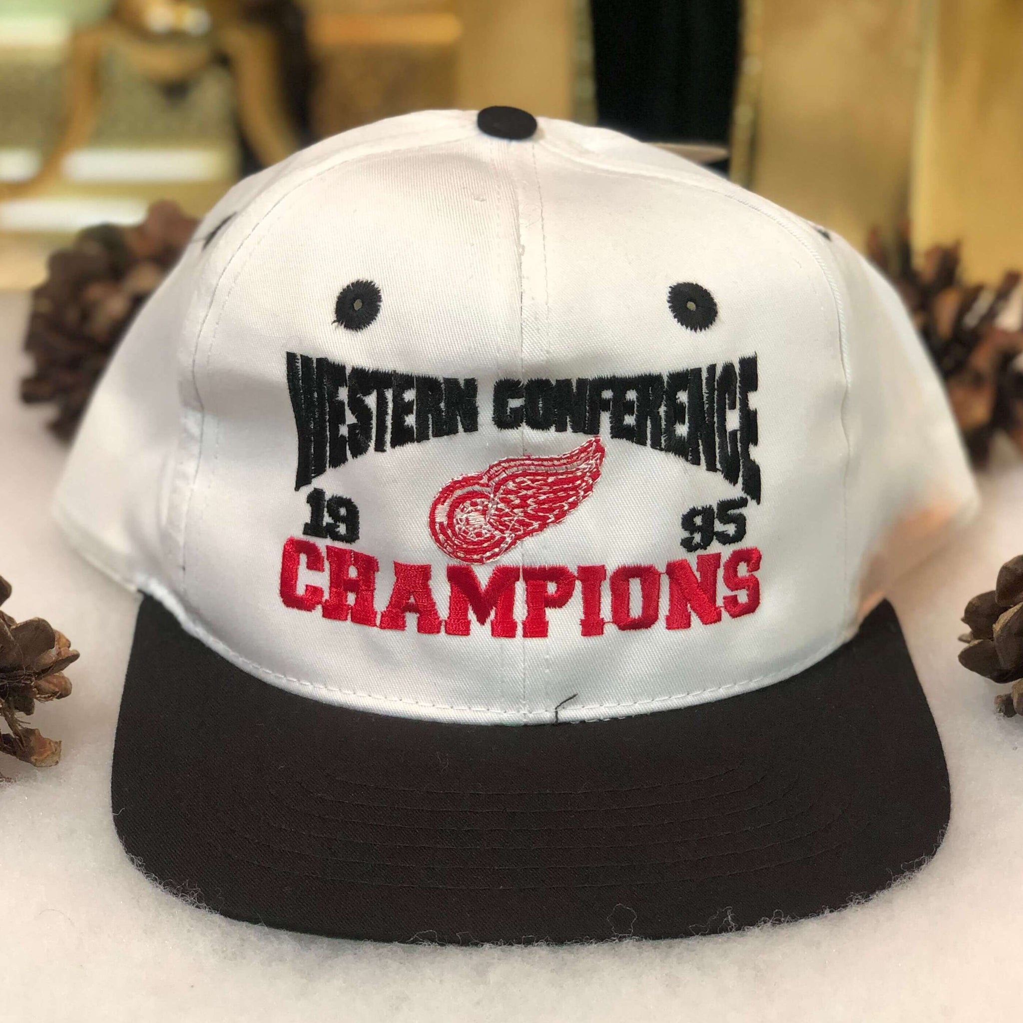 Vintage Deadstock NWT NHL Detroit Red Wings 1995 Western Conference Champions Snapback Hat