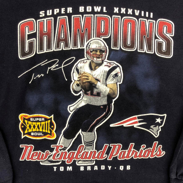 NFL New England Patriots Tom Brady Super Bowl XXXVIII Champions Long Sleeve Shirt (XL)
