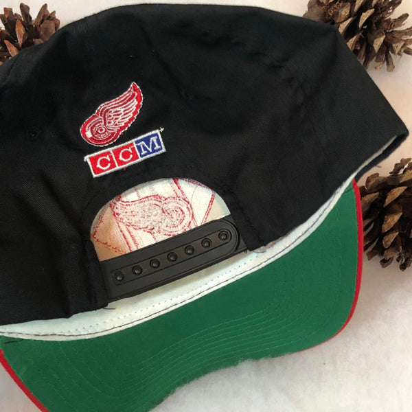 Vintage NHL Detroit Red Wings CCM Twill Snapback Hat