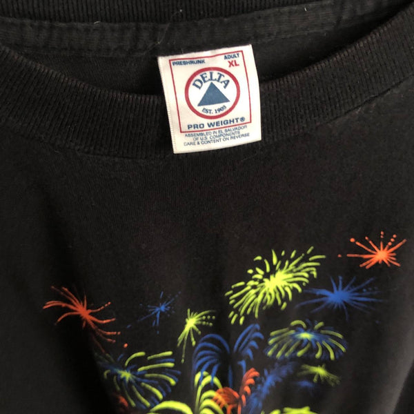 Vintage 2000 Pawtucket Rhode Island The Millennium City Fireworks T-Shirt (XL)