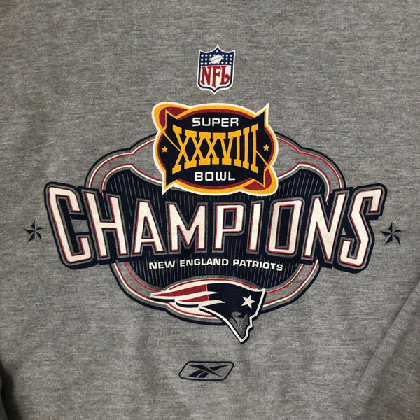 NFL Super Bowl XXXVIII Champions New England Patriots Reebok Crewneck Sweatshirt (XL)