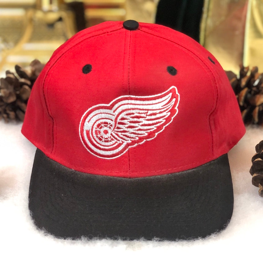 Vintage Deadstock NWOT NHL Detroit Red Wings Logo 7 Twill Snapback Hat