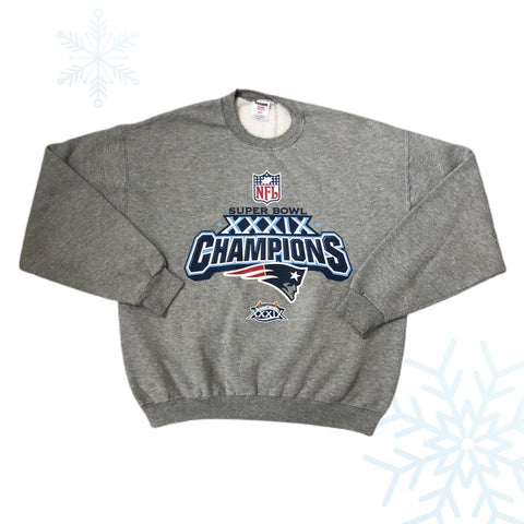 NFL New England Patriots Super Bowl XXXIX Champions Crewneck Sweatshirt (L)