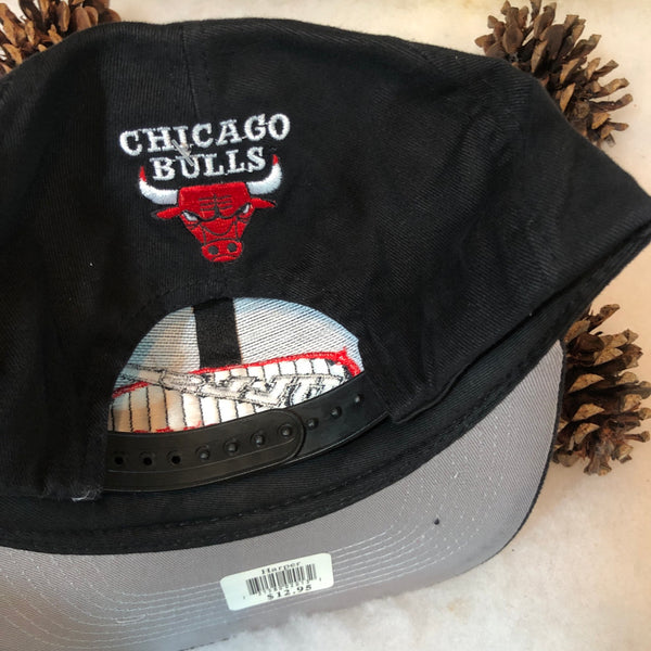 Vintage Deadstock NWT NBA Chicago Bulls Box Seat Snapback Hat